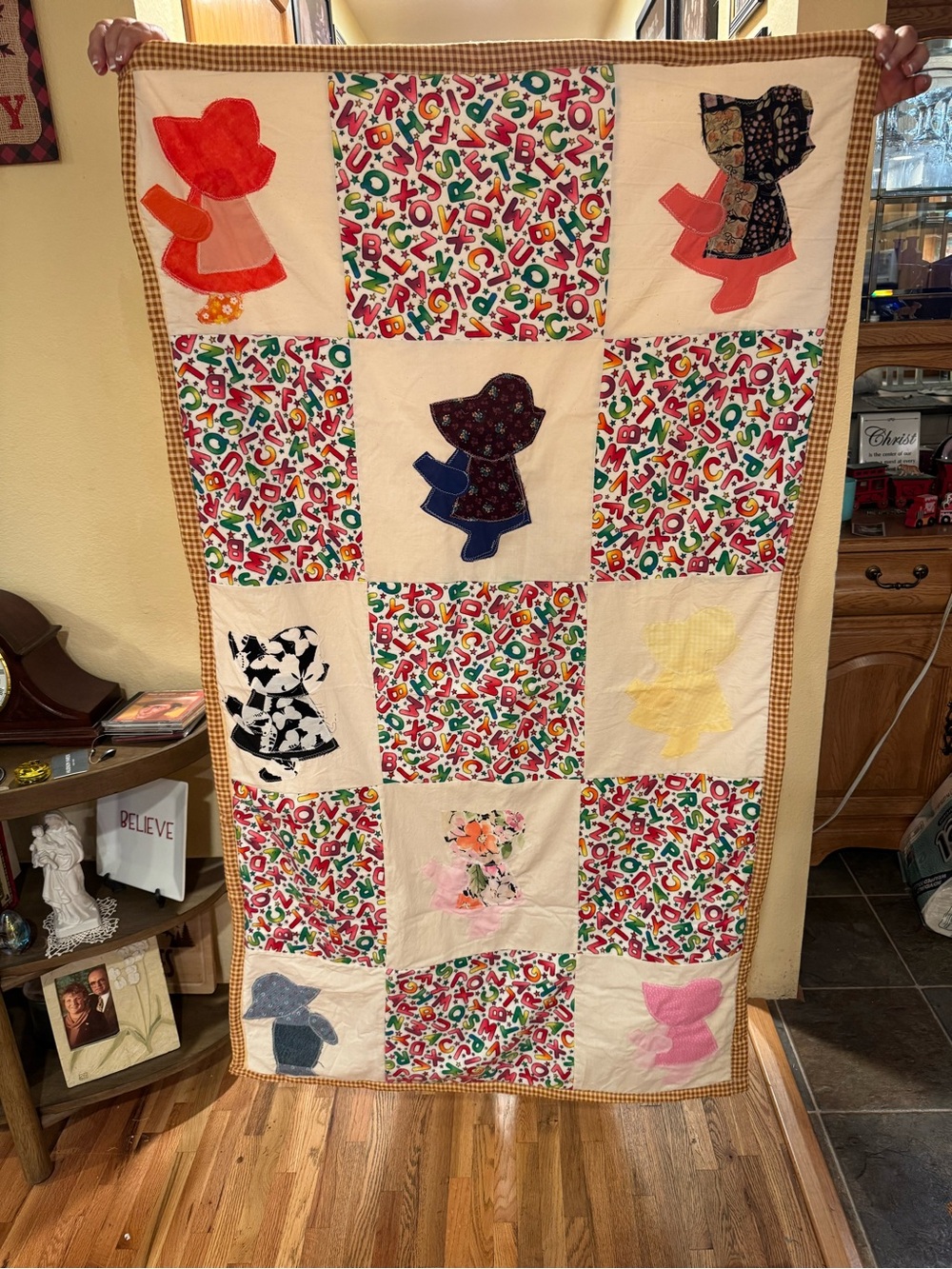 Handmade Patchwork Sunbonnet Sue Quilt - Multicolor